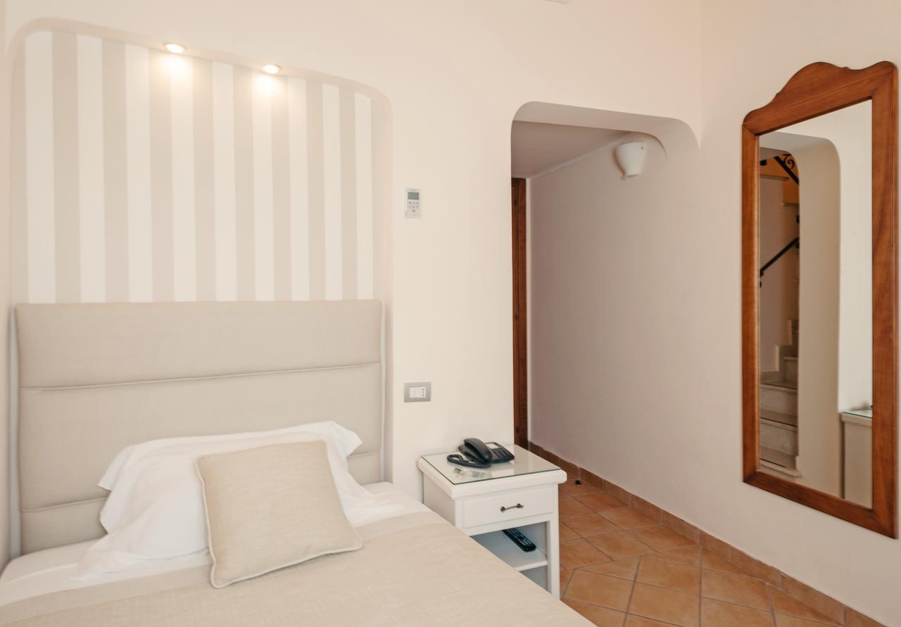 Single Room,440554902:JPEG